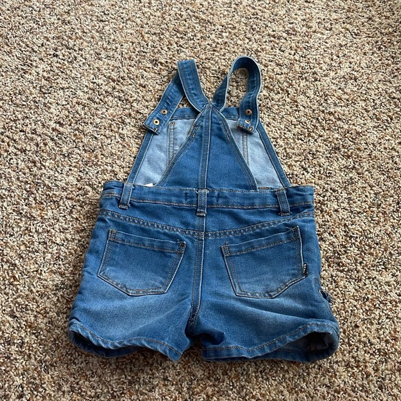 Girls’ shorts bundle (6) - Picture 5 of 5